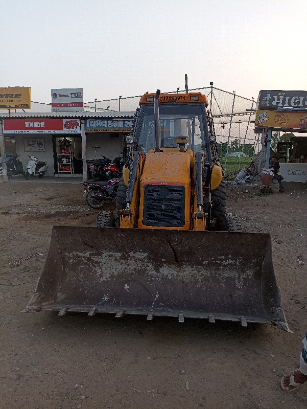 2011 jcb engin