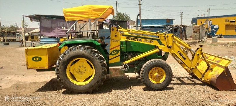 John Deere 5310...