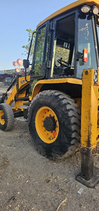 jcb