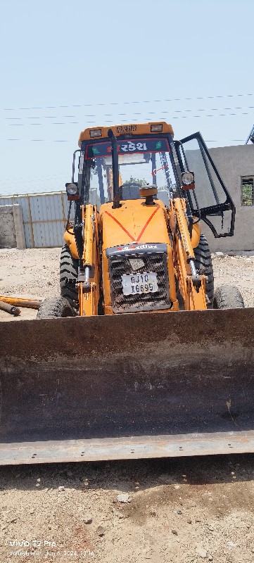 jcb 3DX 
2007 m...