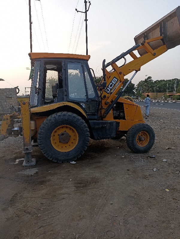 2011 jcb engin