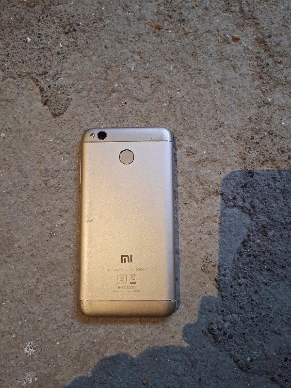 Redmi 4 (4×64)