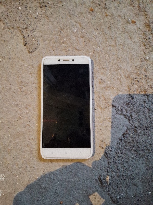 Redmi 4 (4×64)