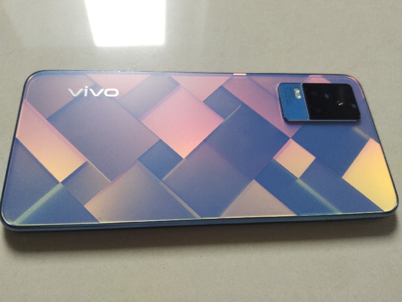 Vivo y73  વેચવા...