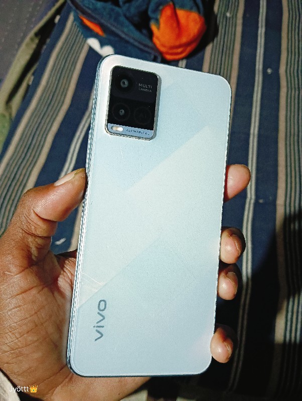 Vivo v 21