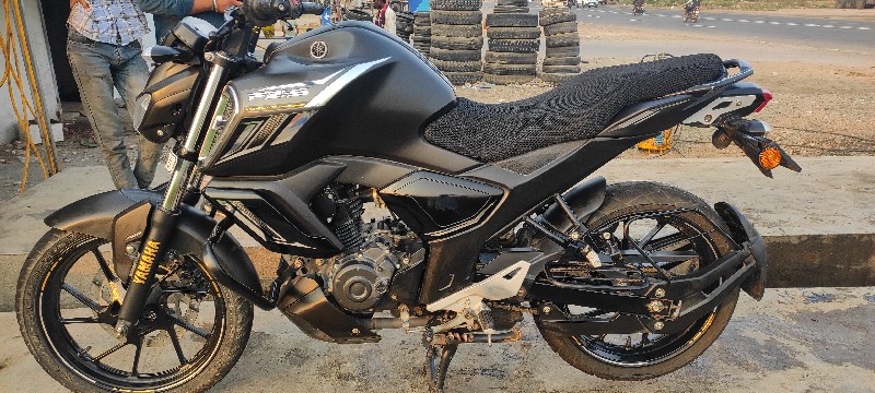 Yamaha FZS V3