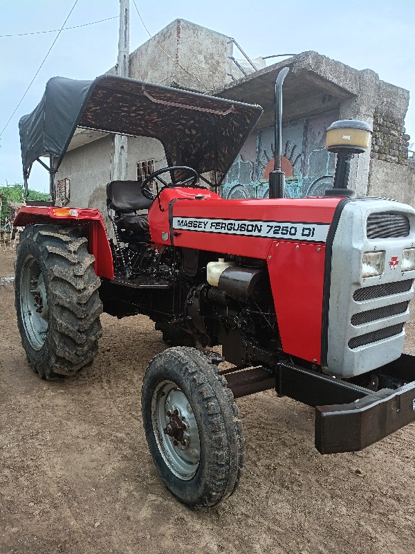 7250 di Massey...