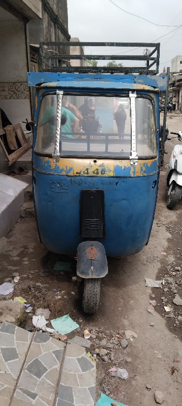 auto rickshaw