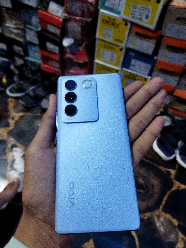 Vivo v 27 5g