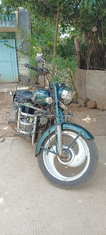 Royal Enfield 3...