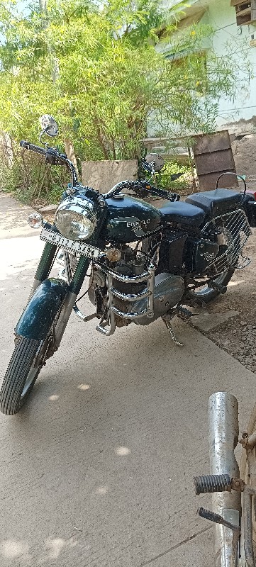 Royal Enfield 3...