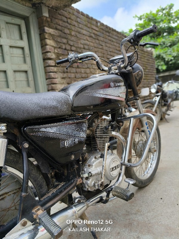 Bajaj boxer