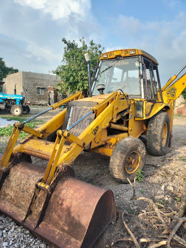 JCB 3d 2004