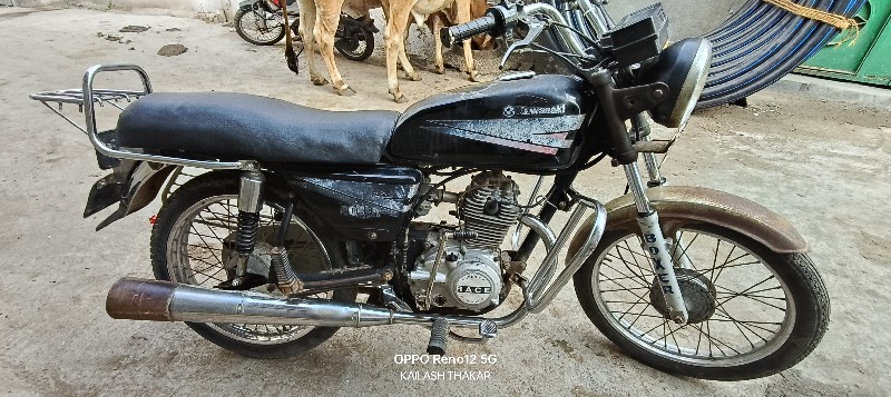 Bajaj boxer