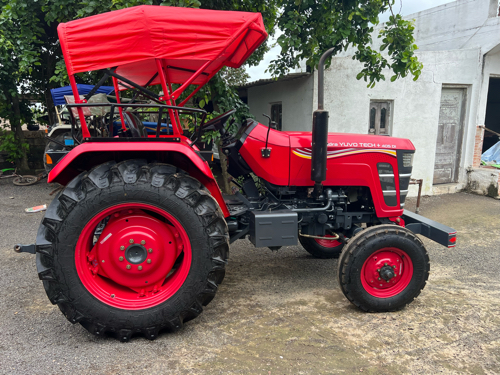 Mahindra yuvo t...