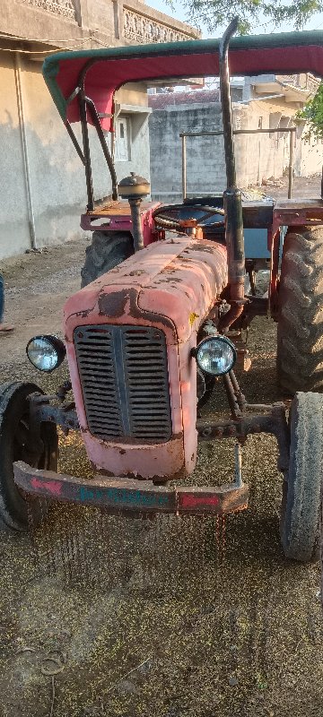 tractor Massey...