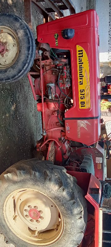 MAHINDRA 575 DI