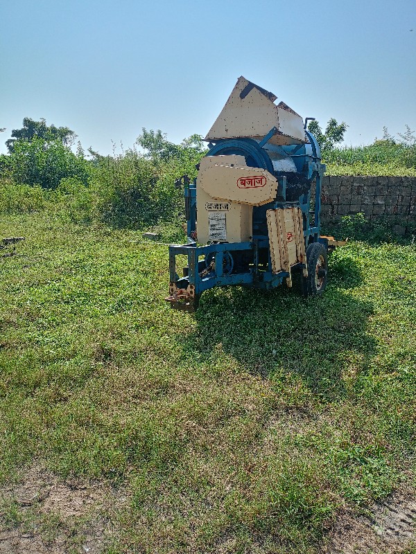 Bajaj thresar