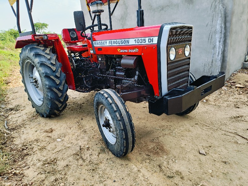 Massey 1035