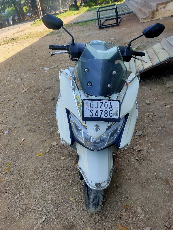 suzuki બર્ગમેન...