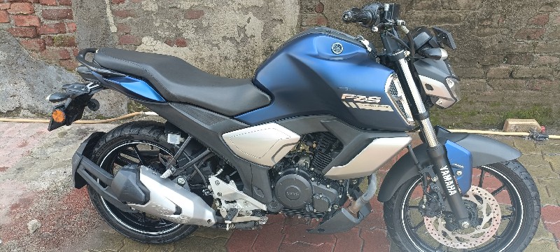 Yamaha FZ s v3