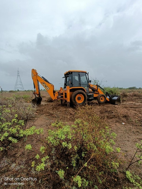 JCB વેચવાનું છે...