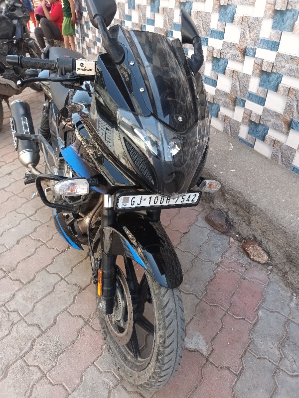 Bajaj pulsar 22...