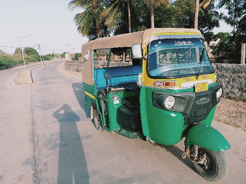 Bajaj maxima x...