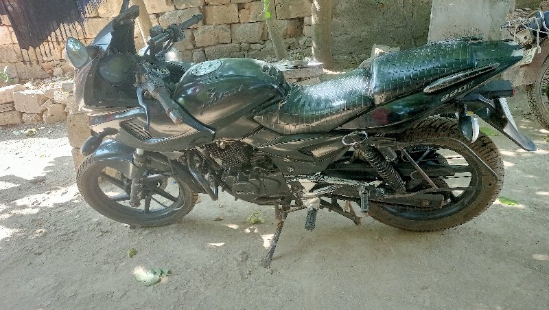 bajaj pulsar 22...