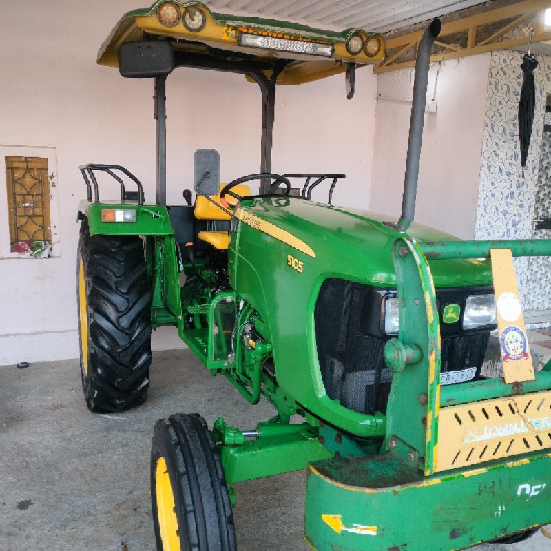 John Deere 5105