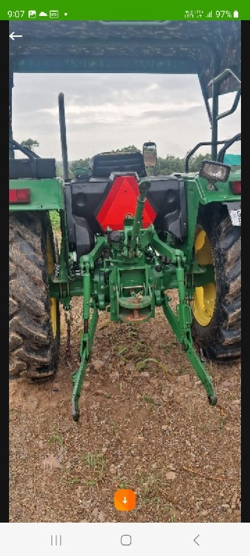 John Deere 5105