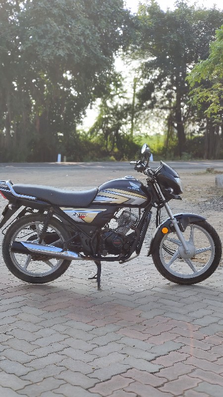 Honda CD110 
20...