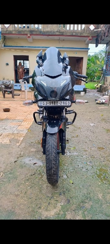 pulsar 220