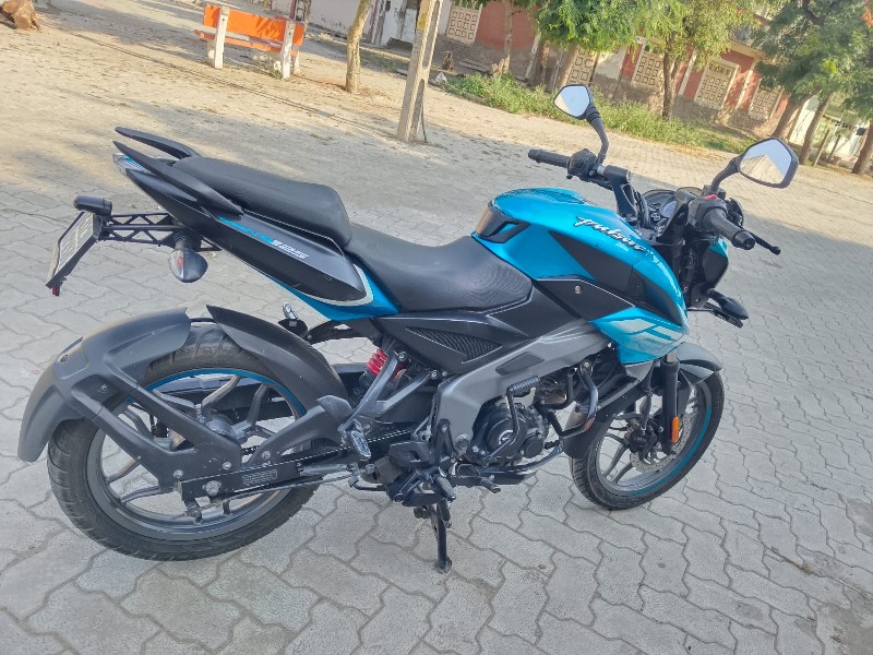 Bajaj Pulsar ns...