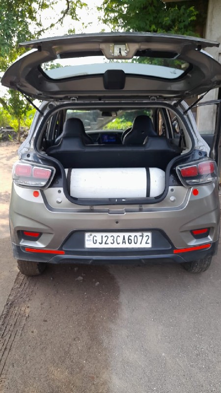 kuv100 petrol C...