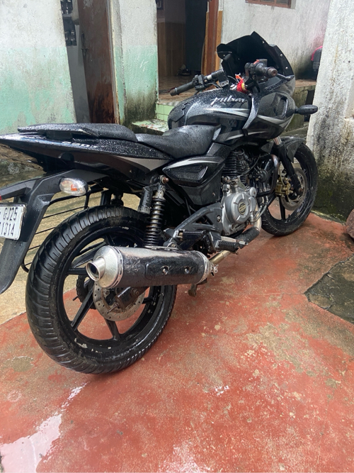 Pulsar 220