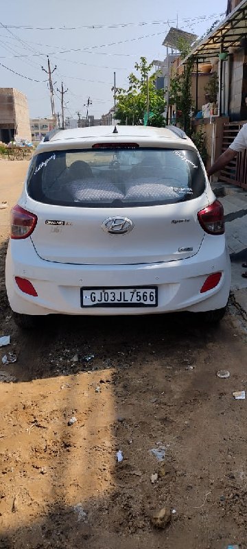 Hyundai GRAND I...