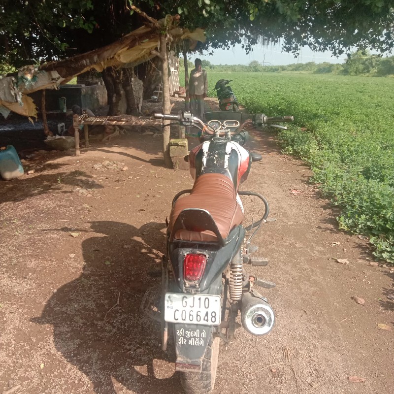 ગાડી વેચવાનુ છે