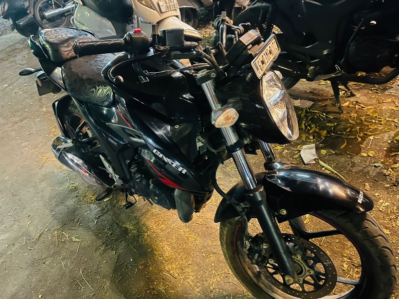 Suzuki Gixxer b...