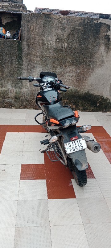 pulsar ગાડી