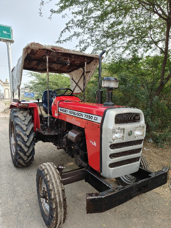 7250 di Massey...