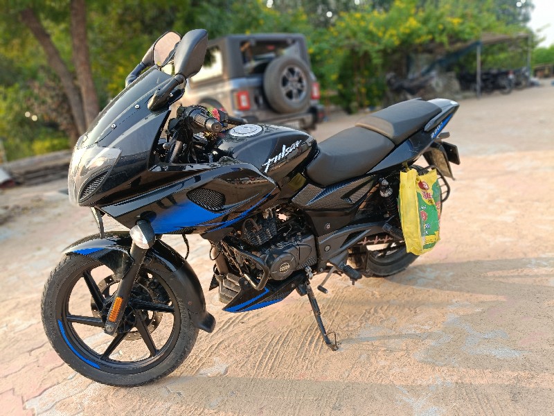 bajaj pluser 22...