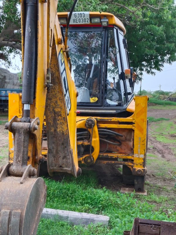 JCB 3DX