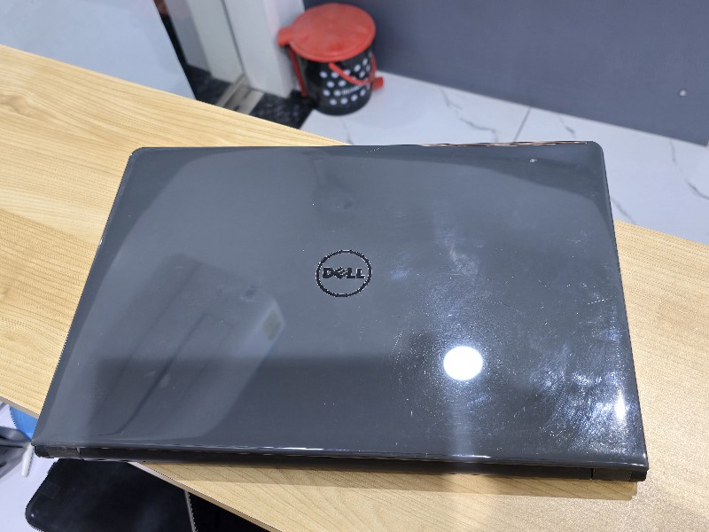 DELL LAPTOP