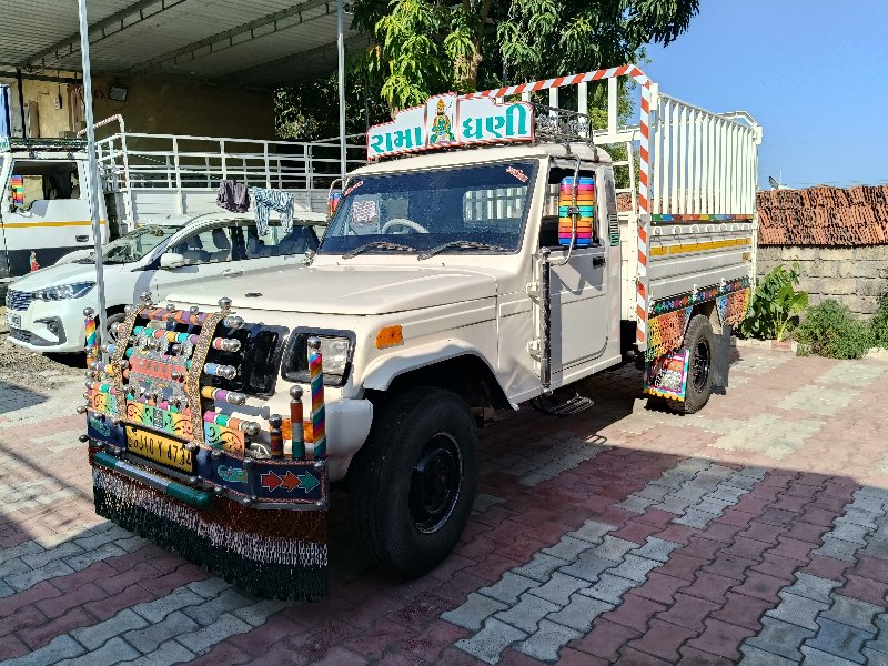 Mahindra bolero...