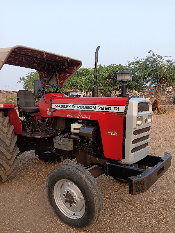 7250 di Massey...