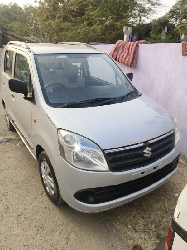 wagonr LXI gree...