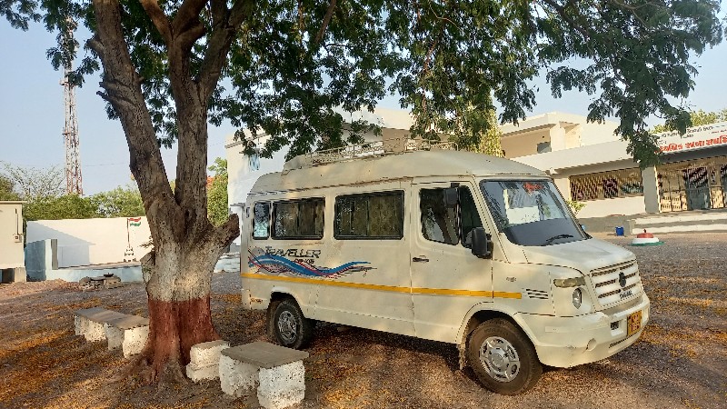 Tempo traveller