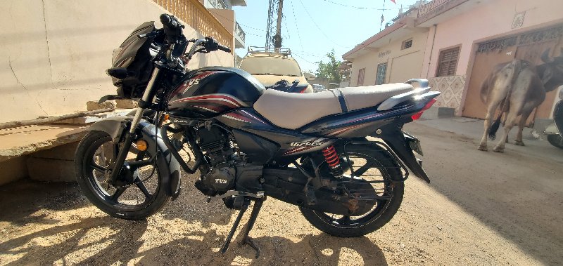 TVS VICTOR BS6