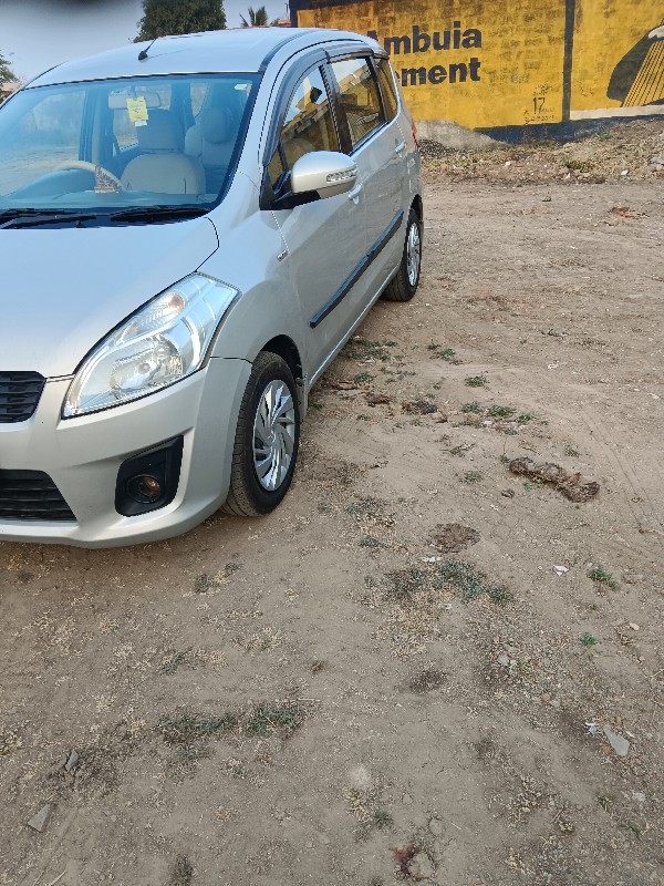 maruti ERTIGA v...